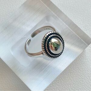 Elegant Silver Women's Ring